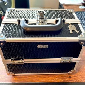 Mirabella Makeup Organizer Black - Also have sparkly pink.